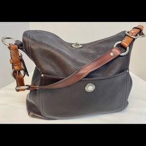 🌺COACH ~ “Chelsea” Leather Shoulder Bag🌺